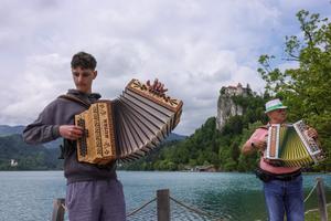 ESLOVENIA-BLED-FIN DE SEMANA DEL ACORDEON