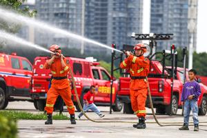 CHINA-GUIZHOU-GUIYANG-BOMBEROS-SIMULACRO-CONCIENTIZACION SOBRE SEGURIDAD
