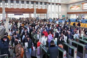 CHINA-TEMPORADA ALTA DE VIAJES POR LA FIESTA DE LA PRIMAVERA-9.400 MILLONES DE VIAJES