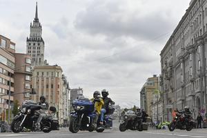 RUSIA-MOSCU-MOTOCICLETAS-DESFILE
