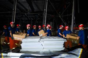 CHINA-HUBEI-HUANGGANG-TORNADO-SUMINISTROS-TRANSPORTE
