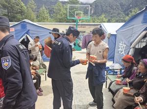 CHINA-XIZANG-XIGAZE-AVALANCHA DE LODO-EVACUACION