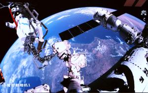 CHINA-TRIPULACION DE SHENZHOU-21-TERCERA SERIE DE ACTIVIDADES EXTRAVEHICULARES-FINALIZACION