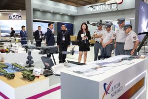 CHILE-SANTIAGO-FERIA DEL AIRE Y DEL ESPACIO