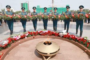 KIRGUISTAN-BISHKEK-DIA DE LA VICTORIA