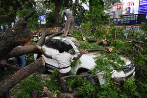INDIA-UTTAR PRADESH-PRAYAGRAJ-TORMENTA DE POLVO