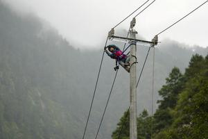 CHINA-XIZANG-GYIRONG-AVALANCHA DE LODO-SUMINISTRO ELECTRICO-REPARACION