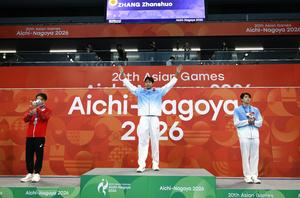JAPON-TOKIO-JUEGOS ASIATICOS-NATACION-ESTILO LIBRE 400M MASCULINOS