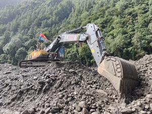CHINA-XIZANG-GYIRONG-AVALANCHA DE LODO-RESCATE