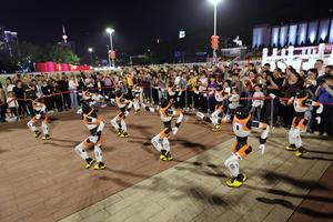 CHINA-FUJIAN-FUZHOU-BAILE DE ROBOTS