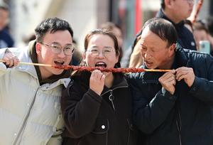 CHINA-FIESTA DE LA PRIMAVERA-ALIMENTOS-ECONOMIA DE VACACIONES