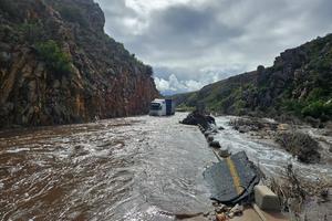 SUDAFRICA-RUTA JARDIN-INUNDACION