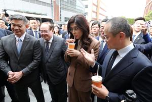 CHINA-SHANGHAI-CHENG LI-WUN-DELEGACION DEL KMT-MEITUAN-SERVICIO DE ENTREGA CON DRONES