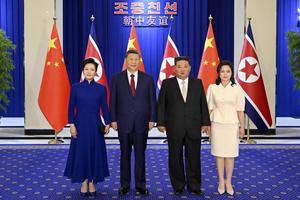RPDC-PYONGYANG-CHINA-XI JINPING-KIM JONG UN-BANQUETE DE BIENVENIDA