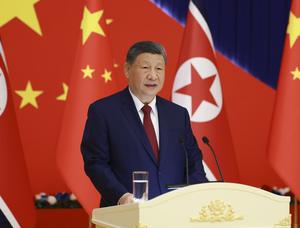 RPDC-PYONGYANG-CHINA-XI JINPING-KIM JONG UN-BANQUETE DE BIENVENIDA