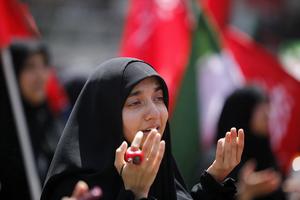 IRAN-TEHERAN-CEREMONIA FUNEBRE-FALLECIDO LIDER SUPREMO-ALI JAMENEI-DUELO