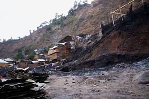 REPUBLICA DEMOCRATICA DEL CONGO-BUKAVU-INCENDIO-SECUELAS