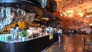 CHINA-GUANGXI-CUEVA-TURISMO