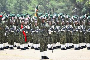 UGANDA-DIA INTERNACIONAL DE LA MUJER-DESFILE MILITAR DE MUJERES