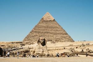 EGIPTO-GIZA-PIRAMIDES-TURISMO