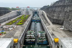 CHINA-HUBEI-YICHANG-RIO YANGTSE-TRANSPORTE-NAVEGACION-ACTUALIZACION