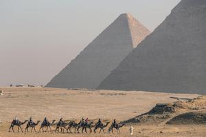 EGIPTO-GIZA-PIRAMIDES-TURISMO