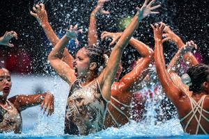 HUNGRIA-BUDAPEST-NATACION ARTISTICA-CAMPEONATO MUNDIAL JUVENIL-EQUIPO ACROBATICO