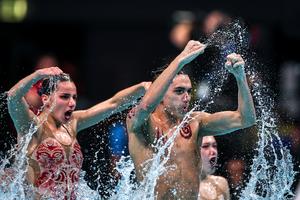 HUNGRIA-BUDAPEST-NATACION ARTISTICA-CAMPEONATO MUNDIAL JUVENIL-EQUIPO ACROBATICO