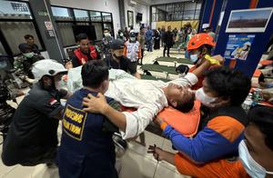 INDONESIA-MAR DE JAVA-ACCIDENTE DE BARCO-SECUELAS