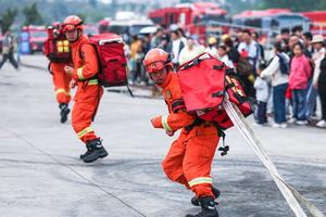 CHINA-GUIZHOU-GUIYANG-BOMBEROS-SIMULACRO-CONCIENTIZACION SOBRE SEGURIDAD