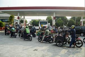 INDONESIA-YOGYAKARTA-PRECIO DE LA GASOLINA PERTAMAX SIN SUBVENCIONES-AUMENTO