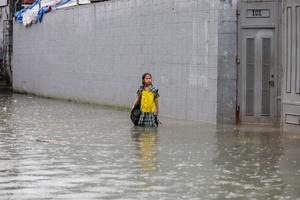 FILIPINAS-CIUDAD QUEZON-MONZON DEL SUROESTE-INUNDACION