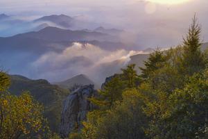 CHINA-HEBEI-CHENGDE-MONTAÑA WULING-PAISAJE OTOÑAL