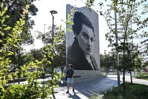 CHILE-SANTIAGO-NATALICIO-MONUMENTO-GABRIELA MISTRAL