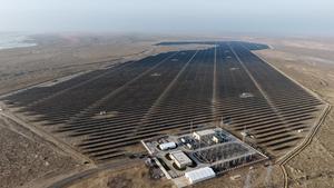 AZERBAIYAN-BAKU-CHINA-PLANTA DE ENERGIA SOLAR FINANCIADA-CONEXION A LA RED