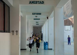 PERU-LIMA-CHINA-ESCUELA