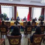 COLOMBIA-BOGOTA-CHINA-BECAS