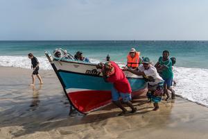 CABO VERDE-ISLA DE SAO VICENTE-PAISAJES-VIDA COTIDIANA