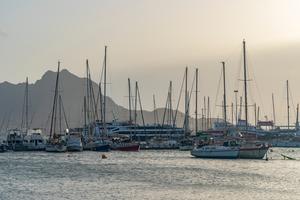 CABO VERDE-ISLA DE SAO VICENTE-PAISAJES-VIDA COTIDIANA