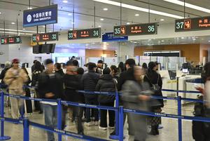 CHINA-SHANGHAI-AÑO NUEVO CHINO-TURISTAS EXTRANJEROS-LLEGADA