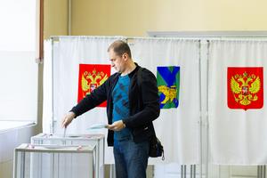 RUSIA-NOVENA DUMA ESTATAL-VOTACION-COMIENZO