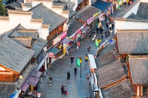 CHINA-HUNAN-VISTA DE LA CIUDAD JUNTO AL RIO