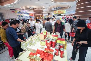 CHINA-HAINAN-PRIMER LOTE DE TIENDAS LIBRES DE IMPUESTOS DE PRODUCTOS DE BIENES DE CONSUMO DIARIO PARA RESIDENTES DE LA ISLA-APERTURA