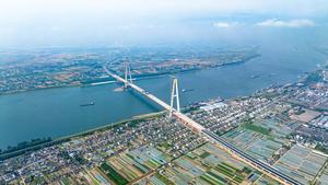 CHINA-HUBEI-ZHIJIANG-PUENTE SOBRE EL RIO YANGTSE-UNION DEL VANO PRINCIPAL