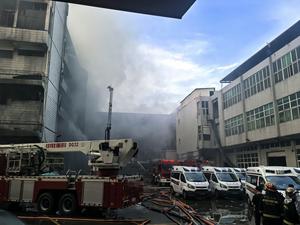 CHINA-FUJIAN-JINJIANG-FABRICA DE CALZADO-INCENDIO