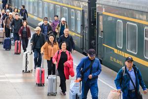 CHINA-TEMPORADA ALTA DE VIAJES POR LA FIESTA DE LA PRIMAVERA-9.400 MILLONES DE VIAJES