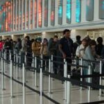 EEUU-NUEVA YORK-CIERRE PARCIAL DEL GOBIERNO-AEROPUERTO-LARGAS FILAS DE ESPERA
