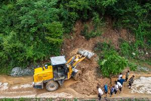 CHINA-GANSU-LONGNAN-INUNDACION-TRABAJO DE PREVENCION
