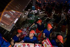 CHINA-HUBEI-HUANGGANG-TORNADO-SUMINISTROS-TRANSPORTE
