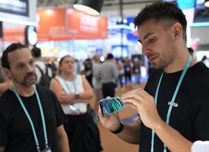 CHINA-GUANGDONG-GUANGZHOU-139 FERIA DE CANTON-PRODUCTOS PORTABLES INTELIGENTES